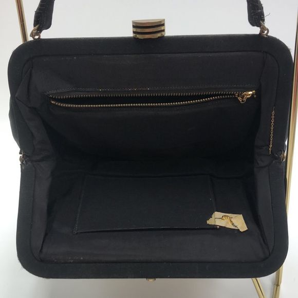 Vintage Mid-Century MM Black pleated fabric handbag with bronze clasp - Picture 7 of 9